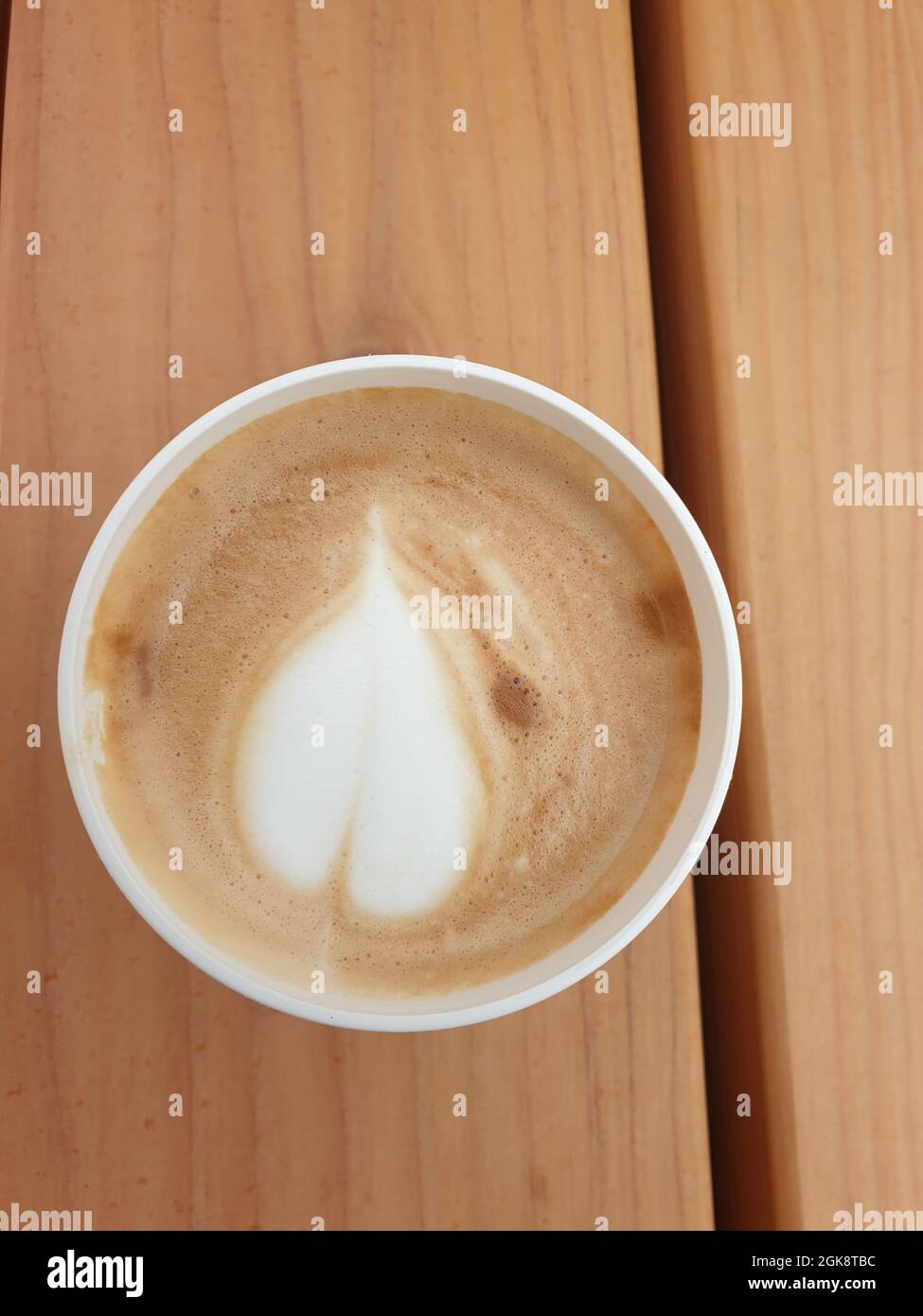 Ein leckerer Cappuccino Foto de stock
