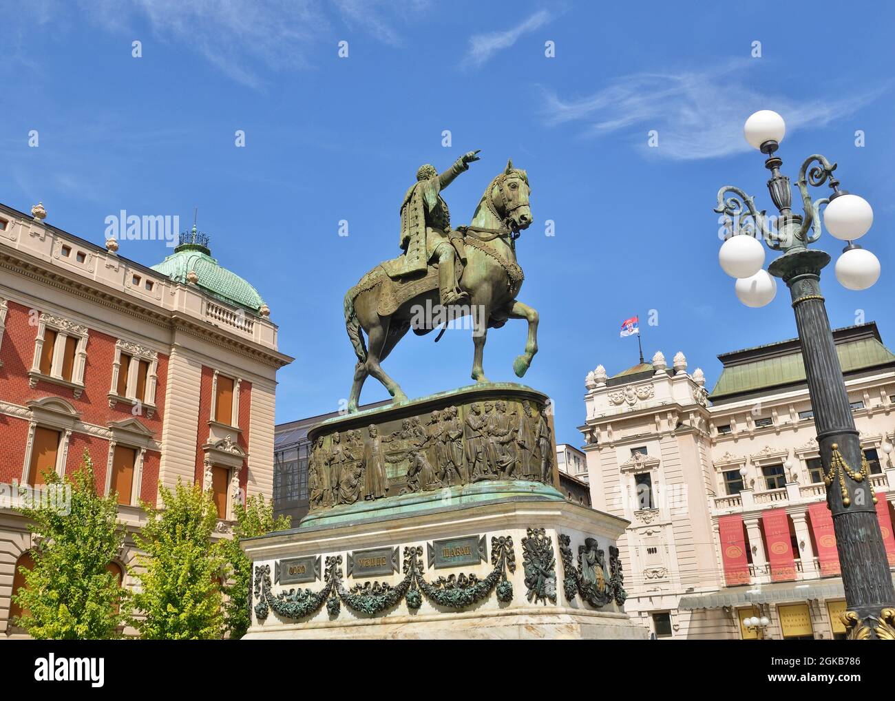 Monumento al Príncipe Mihailo, Plaza de la República; Belgrado, Serbia Foto de stock