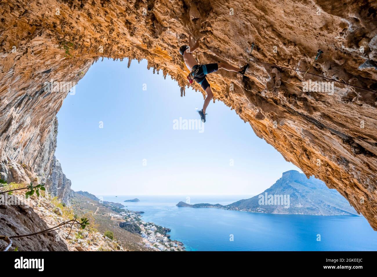 Gran Grotta, Armeos sector, escalada en plomo, escalada deportiva, Kalymnos, Dodecaneso, Grecia Foto de stock