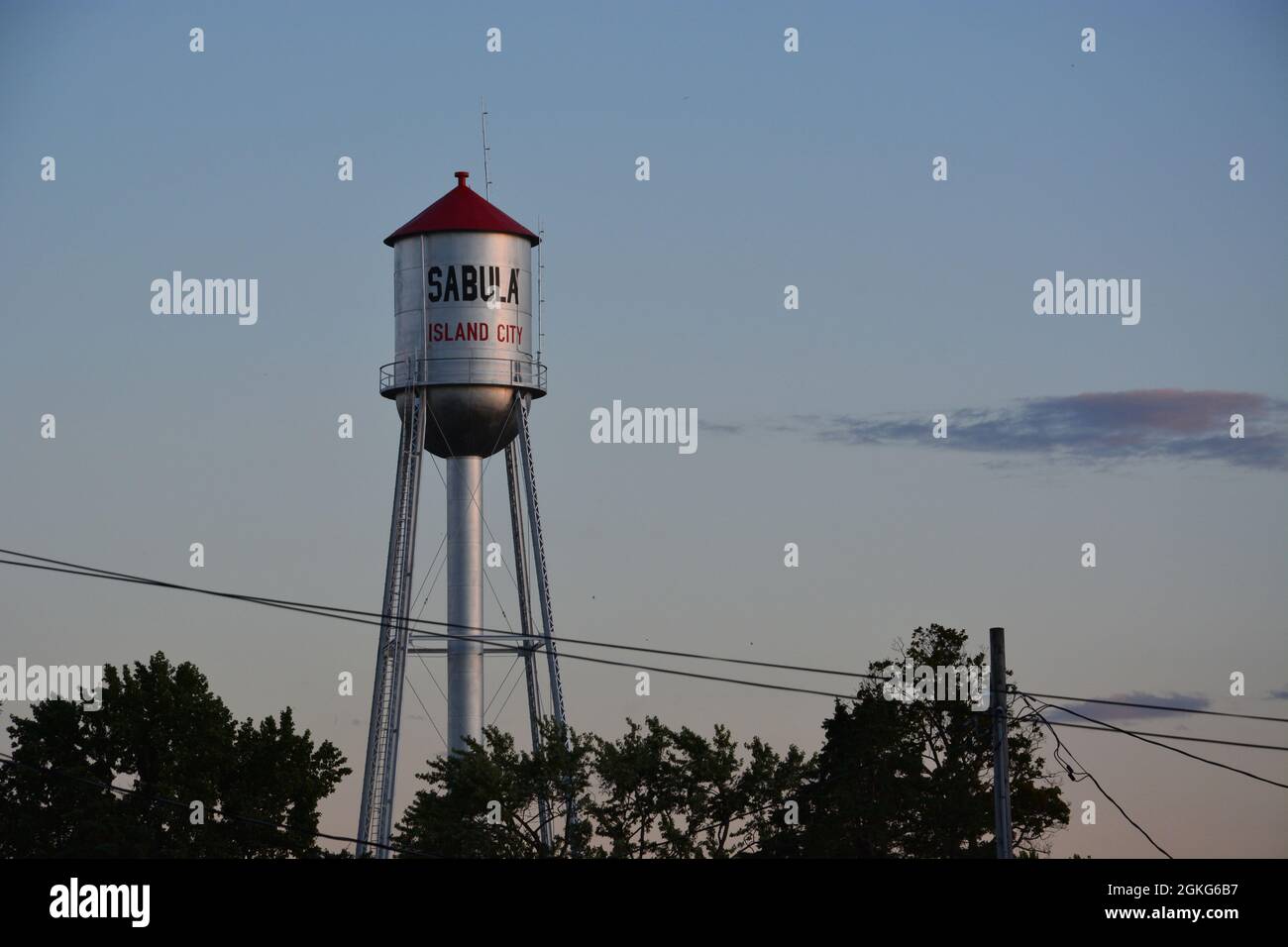 El tanque de agua para Sabula Iowa, una pequeña comunidad agrícola