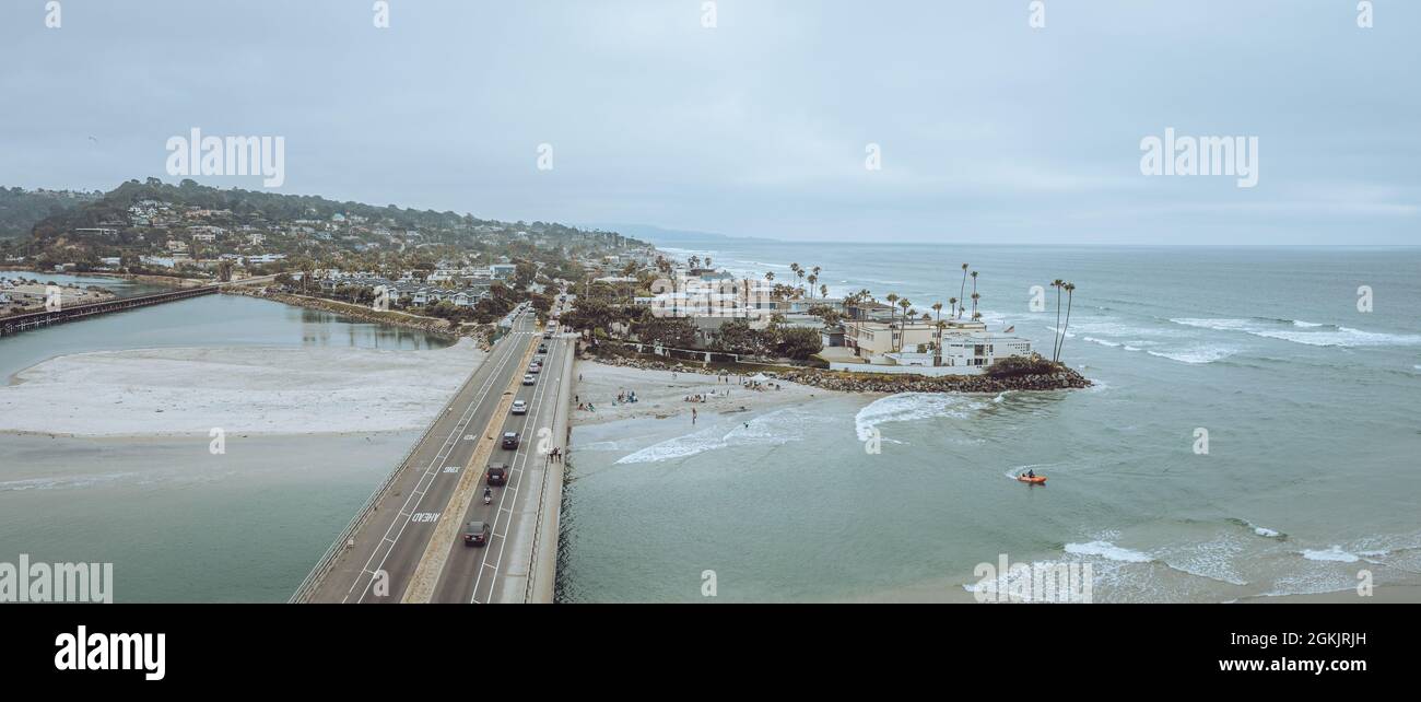 Puente entre dos playas, Del Mar, San Diego California. Foto de stock