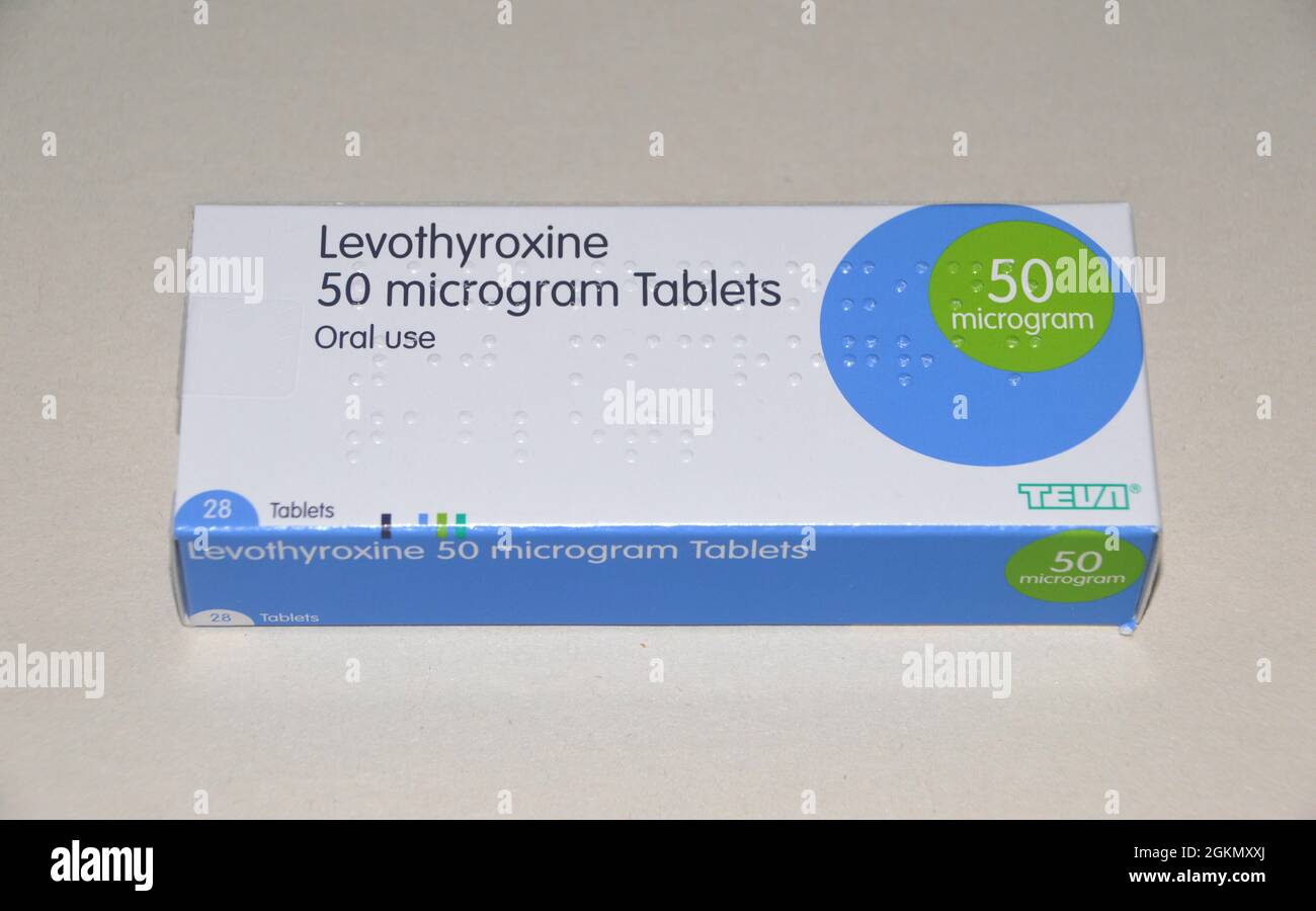 Una caja de 28, 50mg tabletas de levotiroxina (L-tiroxina) fabricadas por  TEVA recetadas para tratar la glándula tiroides subactiva (hipotiroidismo)  Inglaterra, Reino Unido Fotografía de stock - Alamy