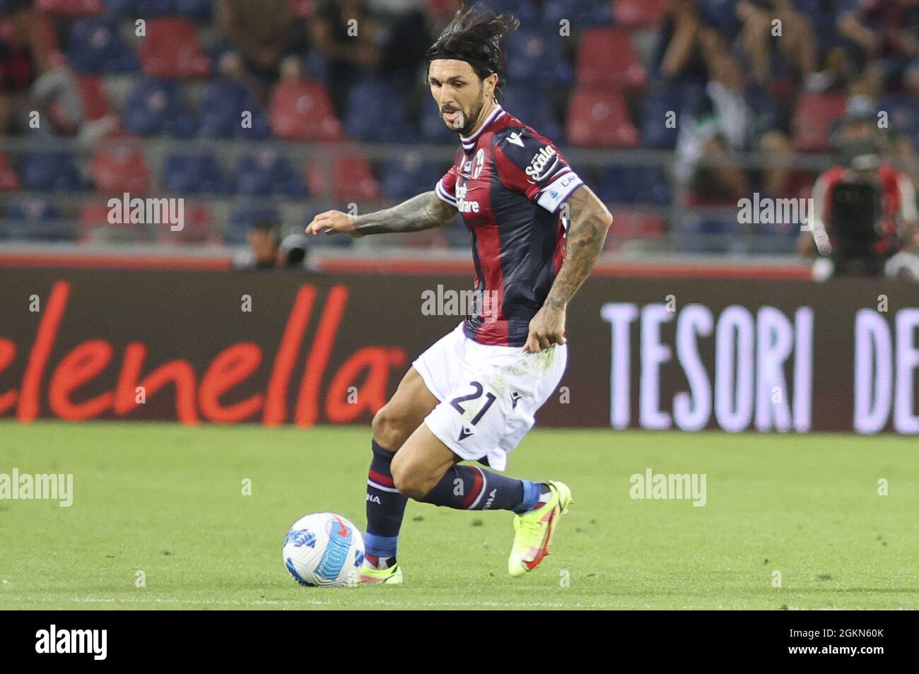 Bolonia, Italia. 13th de Sep de 2021. Roberto Soriano -Bolonia Durante el Bolonia FC vs Hellas Verona FC, fútbol italiano Serie A en Bolonia, Italia, septiembre de 13 2021 Crédito: Agencia Independiente de Fotografía / Alamy Live News Foto de stock