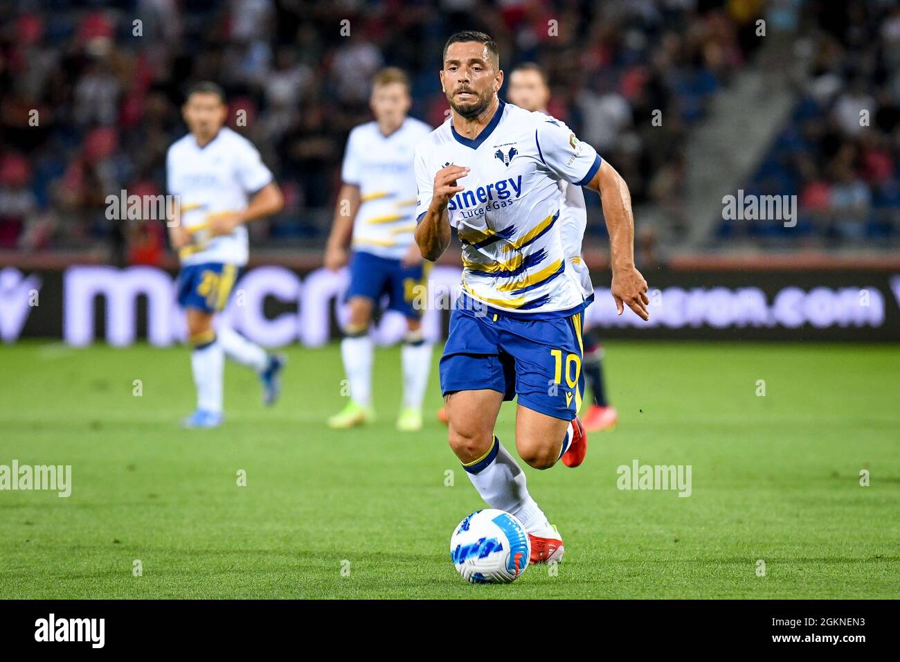 Bolonia, Italia. 13th de Sep de 2021. Giancluca Caprari (Verona) retrato en acción durante Bolonia FC vs Hellas Verona FC, fútbol italiano Serie A partido en Bolonia, Italia, septiembre de 13 2021 Crédito: Agencia de Fotografía Independiente/Alamy Live News Foto de stock
