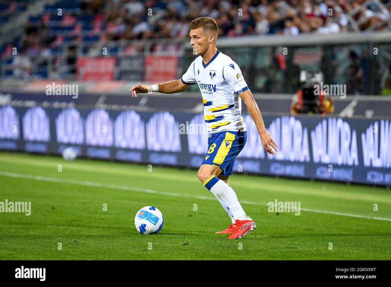 Bolonia, Italia. 13th de Sep de 2021. Darko Lazovic (Verona) retrato en acción durante Bolonia FC vs Hellas Verona FC, fútbol italiano Serie A partido en Bolonia, Italia, septiembre de 13 2021 Crédito: Agencia de Fotografía Independiente/Alamy Live News Foto de stock