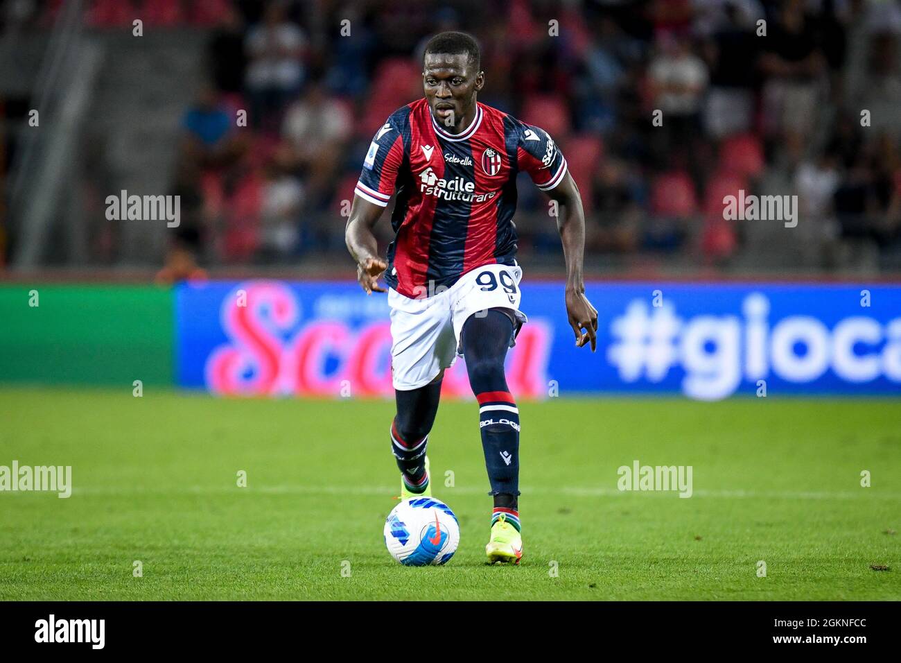 Bolonia, Italia. 13th de Sep de 2021. Musa Barrow (Bolonia) retrato en acción durante el Bolonia FC vs Hellas Verona FC, fútbol italiano Serie A partido en Bolonia, Italia, septiembre de 13 2021 Crédito: Agencia Independiente de Fotografía / Alamy Live News Foto de stock