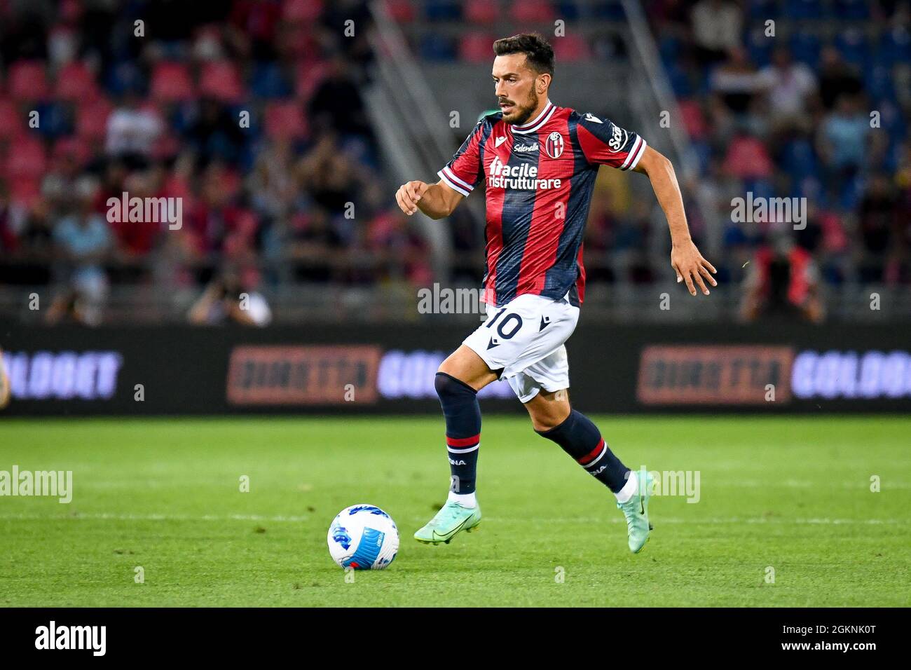 Bolonia, Italia. 13th de Sep de 2021. Nicola Sansone (Bolonia) retrato en acción durante Bolonia FC vs Hellas Verona FC, fútbol italiano Serie A partido en Bolonia, Italia, septiembre de 13 2021 Crédito: Agencia de fotos independiente / Alamy Live News Foto de stock