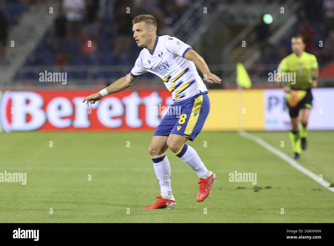 Bolonia, Italia. 13th de Sep de 2021. Darko Lazovic -Hellas Verona durante Bolonia FC vs Hellas Verona FC, fútbol italiano Serie A partido en Bolonia, Italia, septiembre de 13 2021 Crédito: Agencia de Fotografía Independiente/Alamy Live News Foto de stock