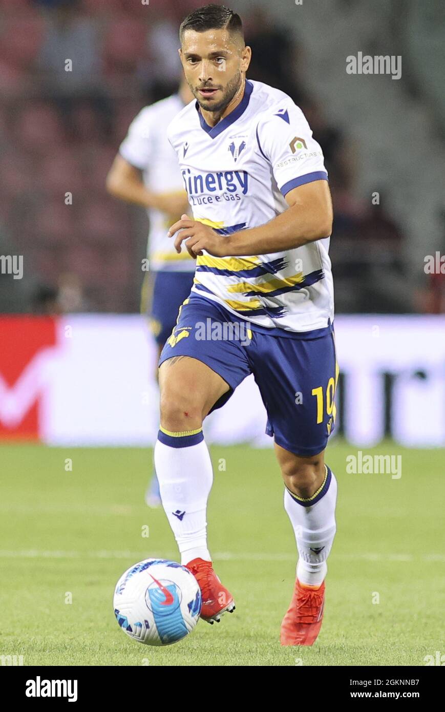 Bolonia, Italia. 13th de Sep de 2021. Gianluca Caprari -Hellas Verona durante Bolonia FC vs Hellas Verona FC, fútbol italiano Serie A partido en Bolonia, Italia, septiembre de 13 2021 Crédito: Agencia de Fotografía Independiente/Alamy Live News Foto de stock