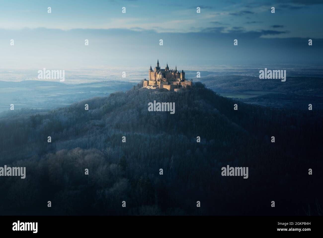 Hohenzollern Castillo en el invierno - Baden-Wurttemberg, Alemania Foto de stock