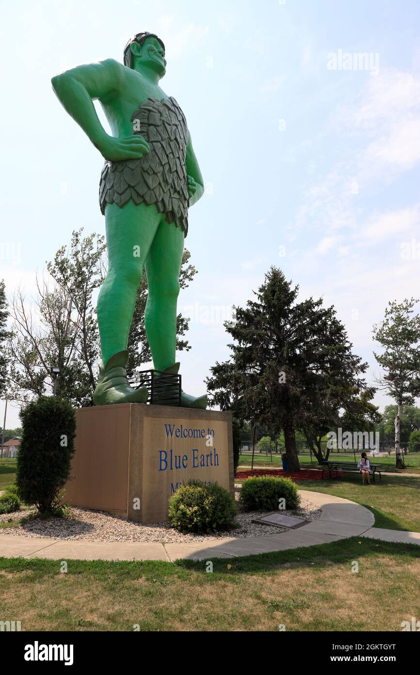 Escultura de tierra gigante fotografías e imágenes de alta resolución