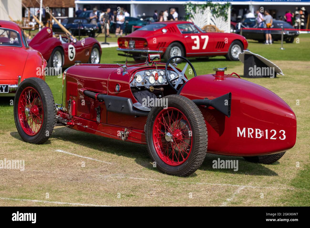 1927 Amilcar C6, parte de la colección Amazing Red en el Concours d’Elégance, celebrada en el Palacio de Blenheim el 5th de septiembre de 2021 Foto de stock