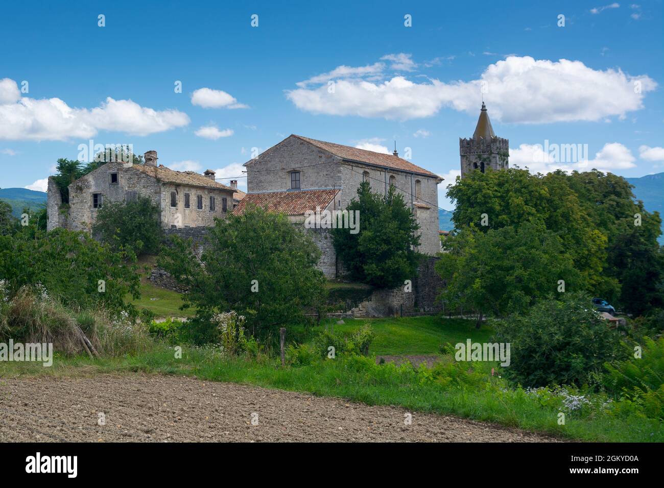 La Ciudad Más Pequeña Del Mundo La ciudad más pequeña del mundo, Hum, Croacia Fotografía de stock - Alamy