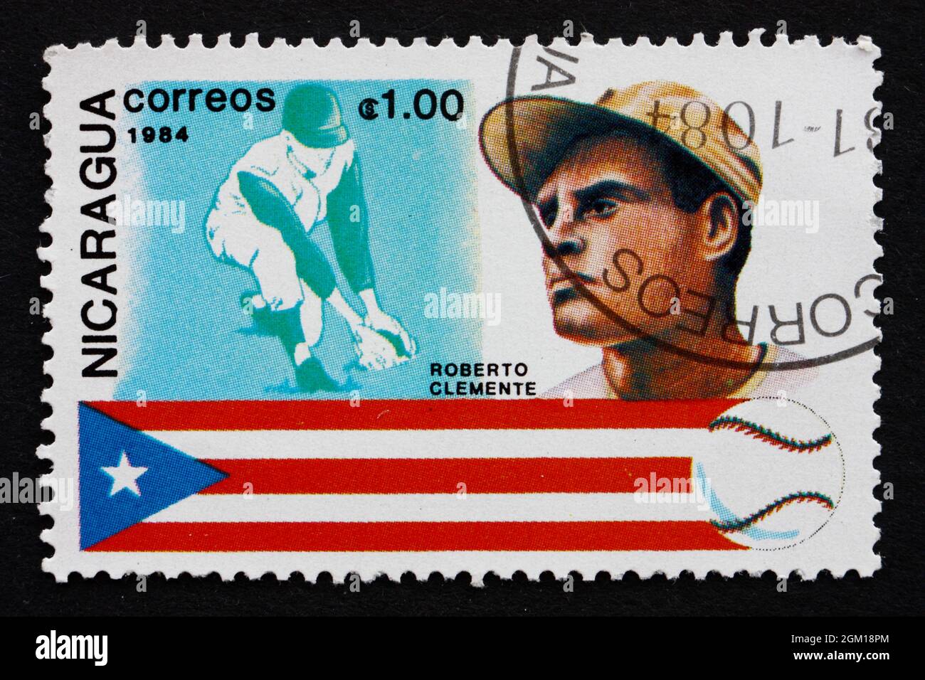 NICARAGUA - CIRCA 1984: Un sello impreso en Nicaragua muestra a Roberto Clemente, Jugador de Béisbol, Puerto Rico, Historia del Béisbol, circa 1984 Foto de stock