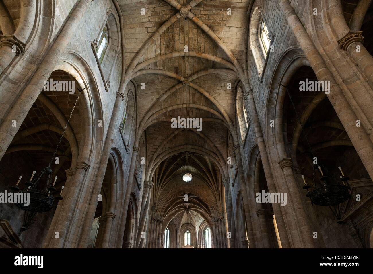 Vista de la bóveda de la Catedral de Guarda (SE da Guarda) en la ciudad de Guarda, Portugal. Foto de stock