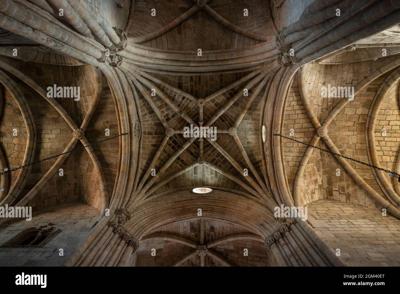Detalle de la bóveda de la Catedral de Guarda (SE da Guarda) en la ciudad de Guarda, Portugal. Foto de stock