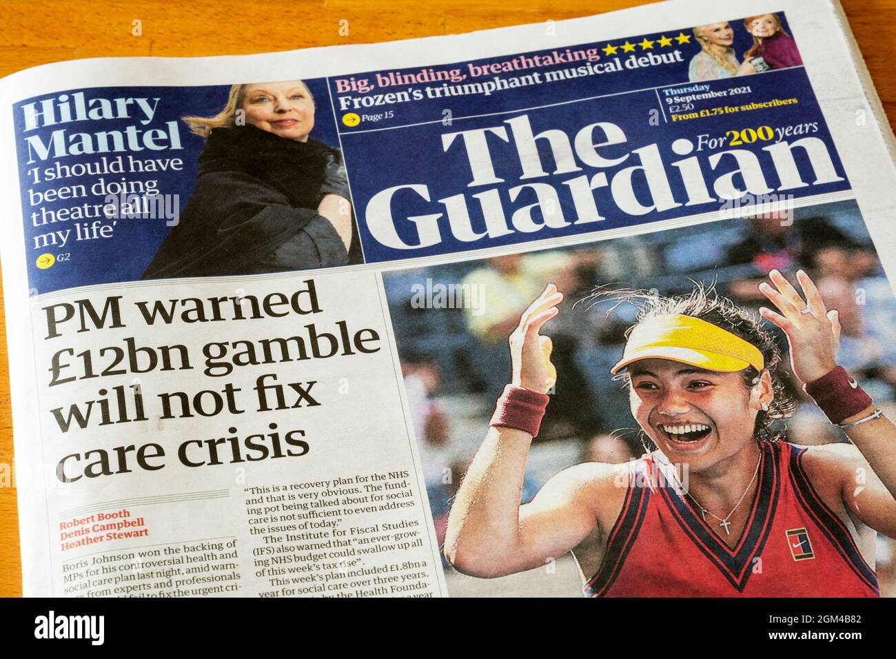 La portada del periódico Guardian del 9 de septiembre de 2021 dice que PM advirtió que el juego de 12bn libras no solucionará la crisis del cuidado. Foto de stock