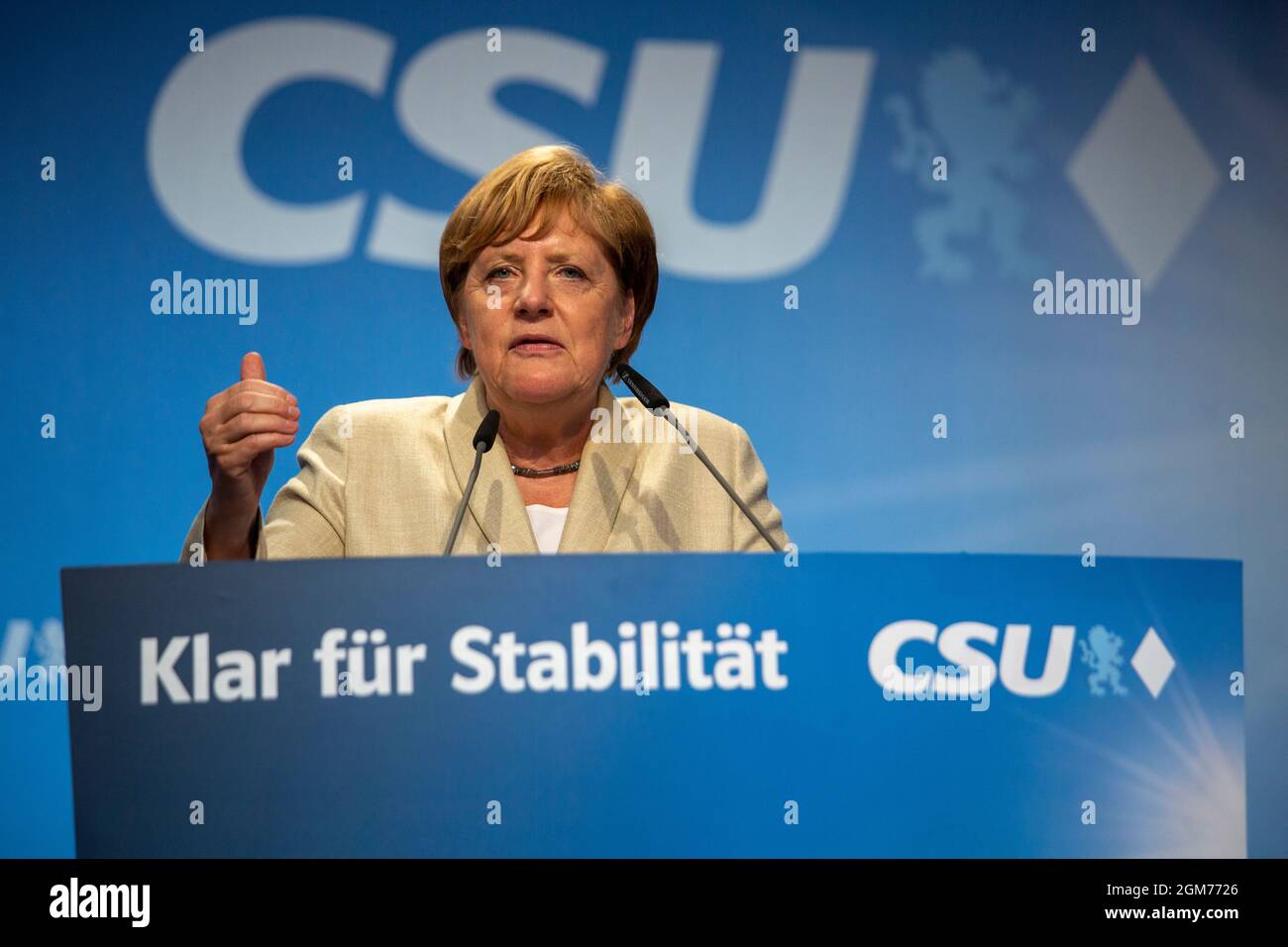 Angela Merkel habló en un mitin electoral en Erlangen Alemania durante la campaña para las elecciones generales de 2017. Foto de stock