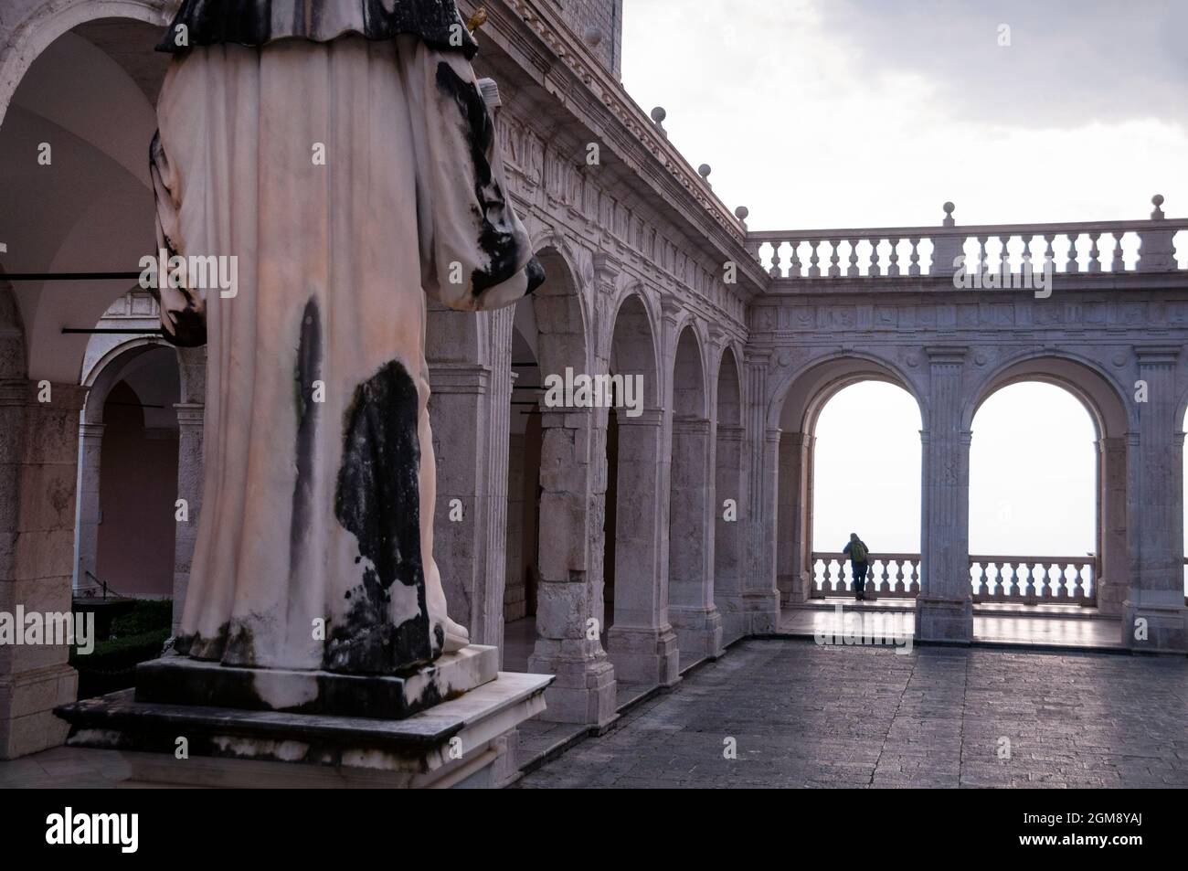 Abadía de Montecassino Claustro renacentista, Cassino, Italia. Foto de stock