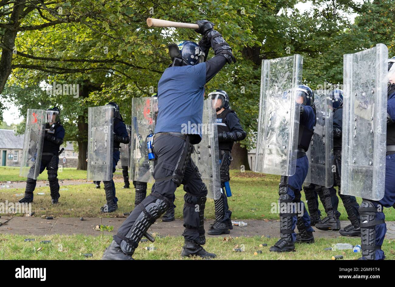 South Queensferry, Escocia, Reino Unido. 16th de septiembre de 2021. La policía escocesa invita a la prensa a presenciar su formación permanente en orden público en Craigiehall Foto de stock