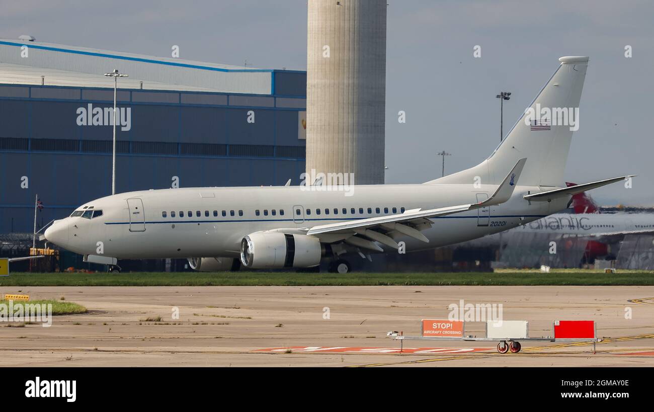 USAF Boeing C40 llegando al aeropuerto de Manchester. Foto de stock