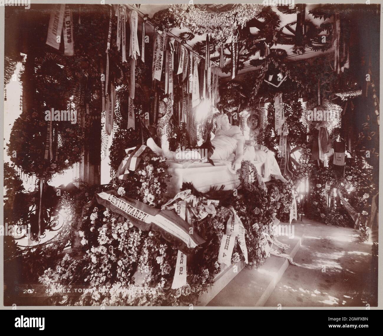 Panteon san fernando fotografías e imágenes de alta resolución Alamy