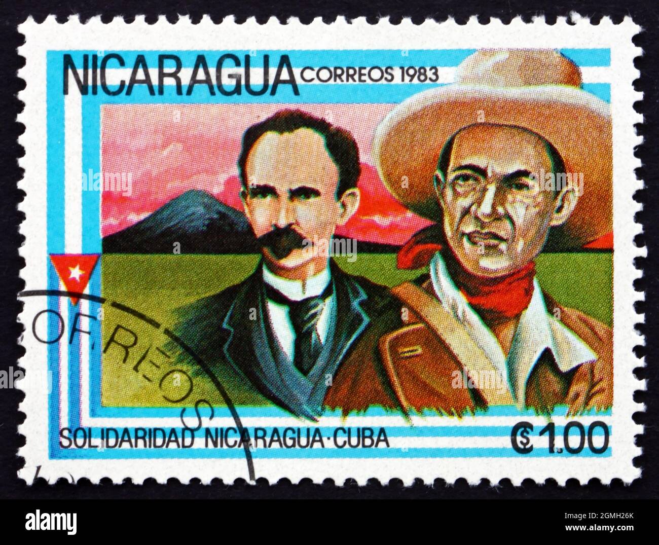 NICARAGUA - ALREDEDOR de 1983: Un sello impreso en Nicaragua muestra a José Martí y al General Sandino, Solidaridad Nicaragüense-Cubana, alrededor de 1983 Foto de stock
