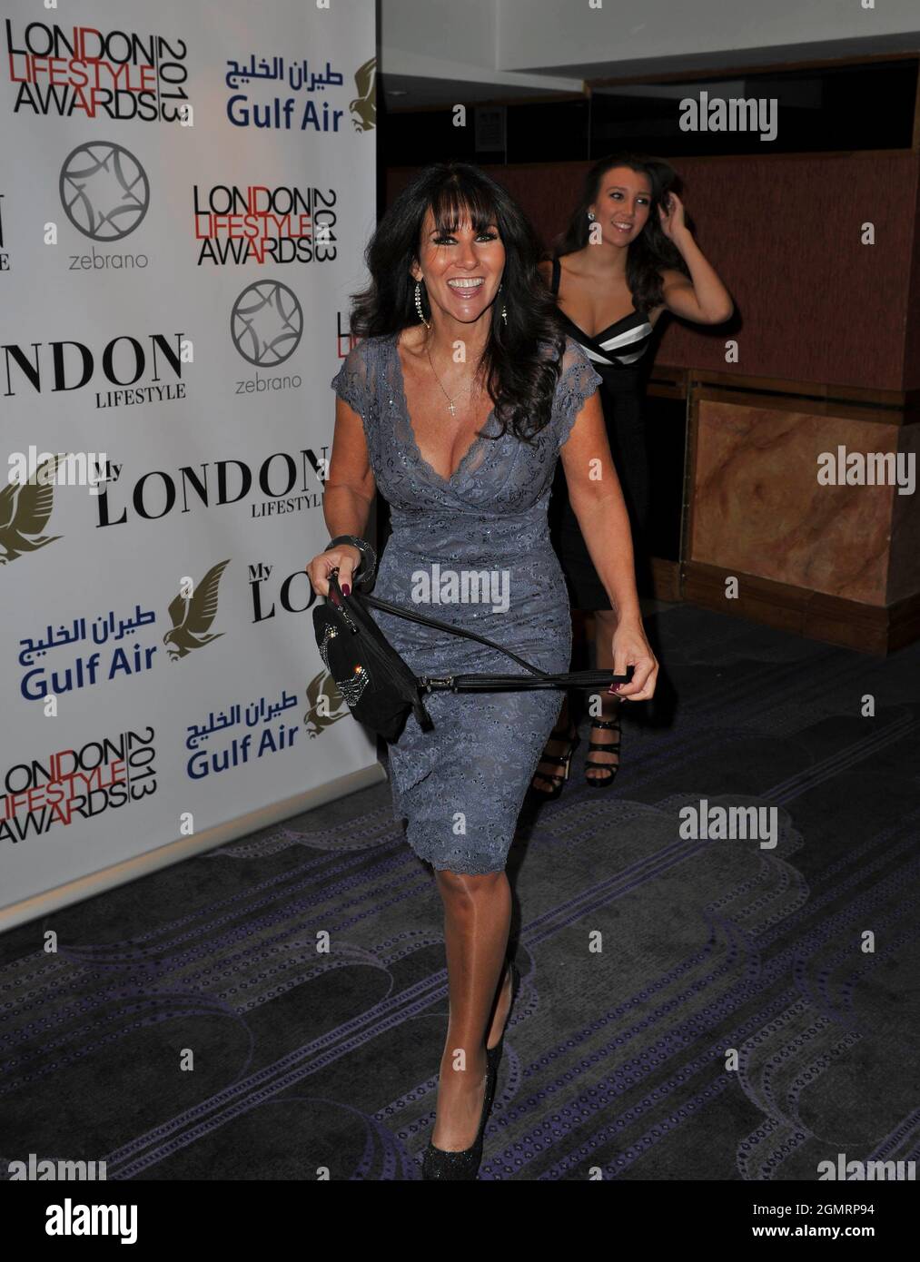 Londres, Reino Unido. 231013. Linda Lusardi en los premios London Lifestyle Awards celebrados en The Troxy en el este de Londres. 23 de octubre de 2013. Ref: LMK386-45562-231013 Gary Mitchell/Landmark Media WWW.LMKMEDIA.COM Foto de stock