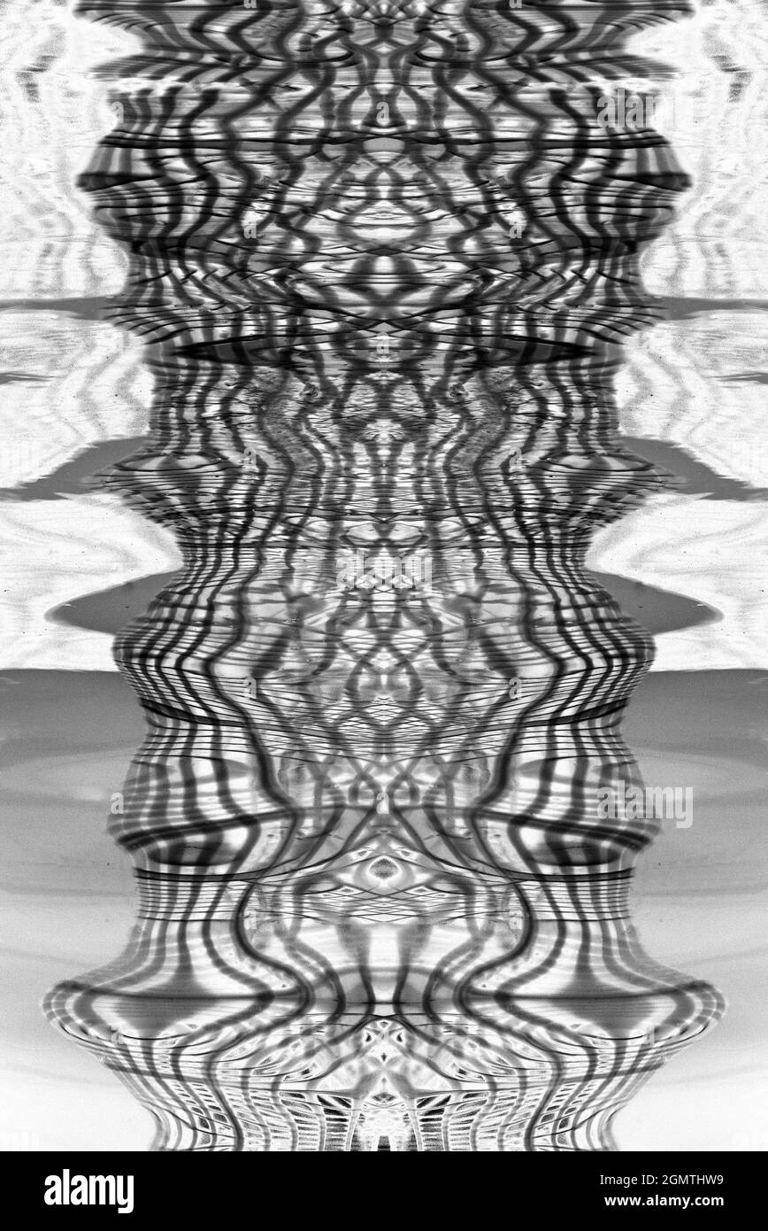 Oxford, Inglaterra - 30 de julio de 2011 Esto comenzó como una imagen de olas de agua en el río Támesis por Folly Bridge, Oxford . Pero entonces me aventuré Foto de stock