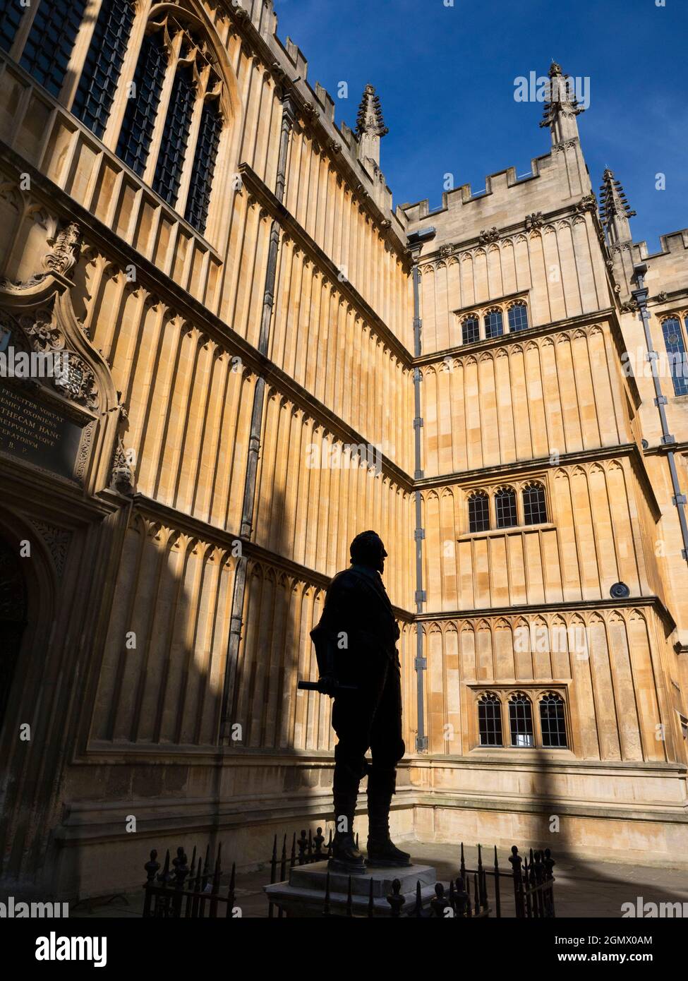 La histórica Biblioteca Bodleian es la principal biblioteca de investigación de la Universidad de Oxford. Que data, en parte, del siglo 14th, es uno de los Foto de stock