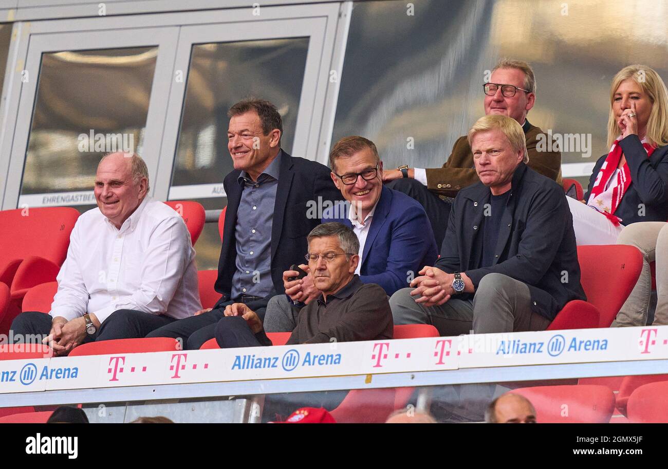 Herbert HAINER, presidente del FCB y ex director ejecutivo Adidas, Andreas  JUNG, director de marketing y miembro del consejo del FCB Jan-Christian  Dreesen , director financiero gerente del FCB Oliver KAHN, director