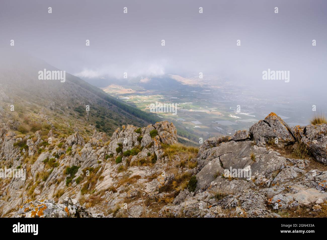 Senderismo Tajo de la U, Zafarraya Pass, Andalucía, España, Europa Foto de stock