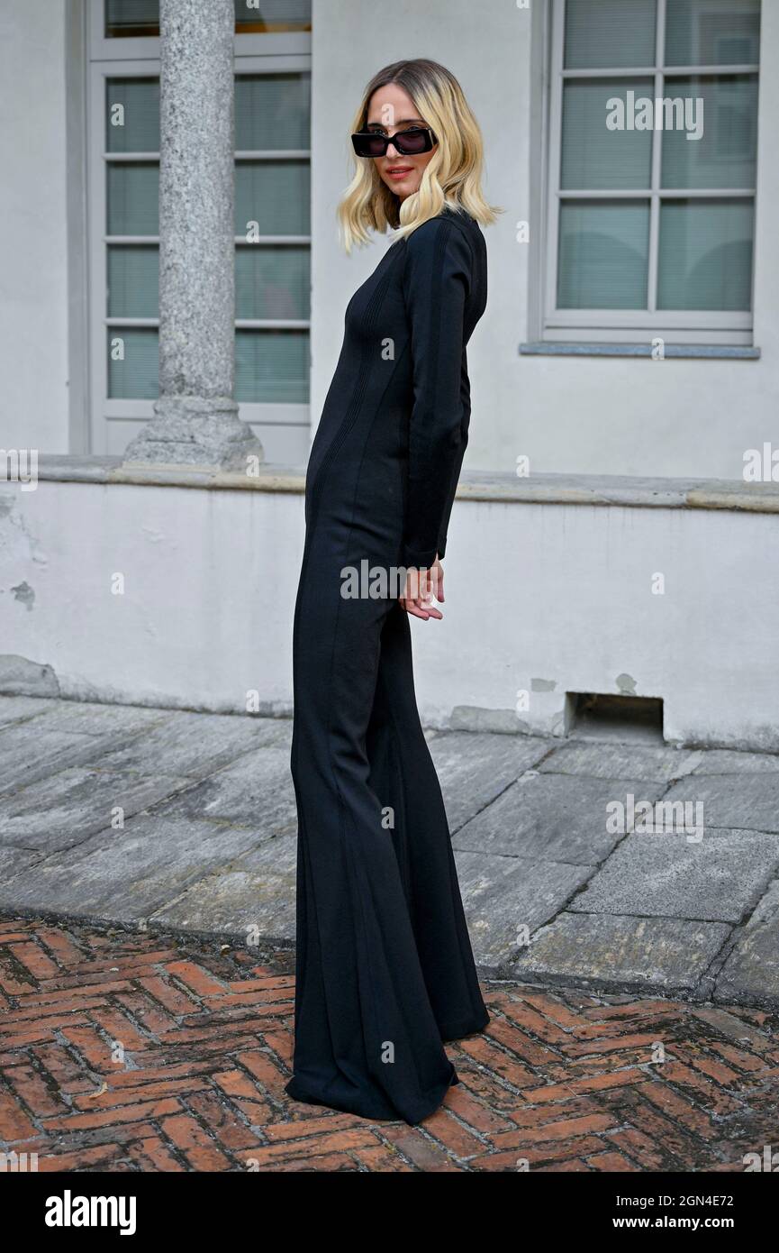 Milán, Italia. 22nd de Sep de 2021. Milán, Semana de la Moda de Milán,  Primavera de las Mujeres Verano 2022. Milán, Moda femenina, primavera de  verano de 2022. ALBERTA FERRETTI llega Foto: