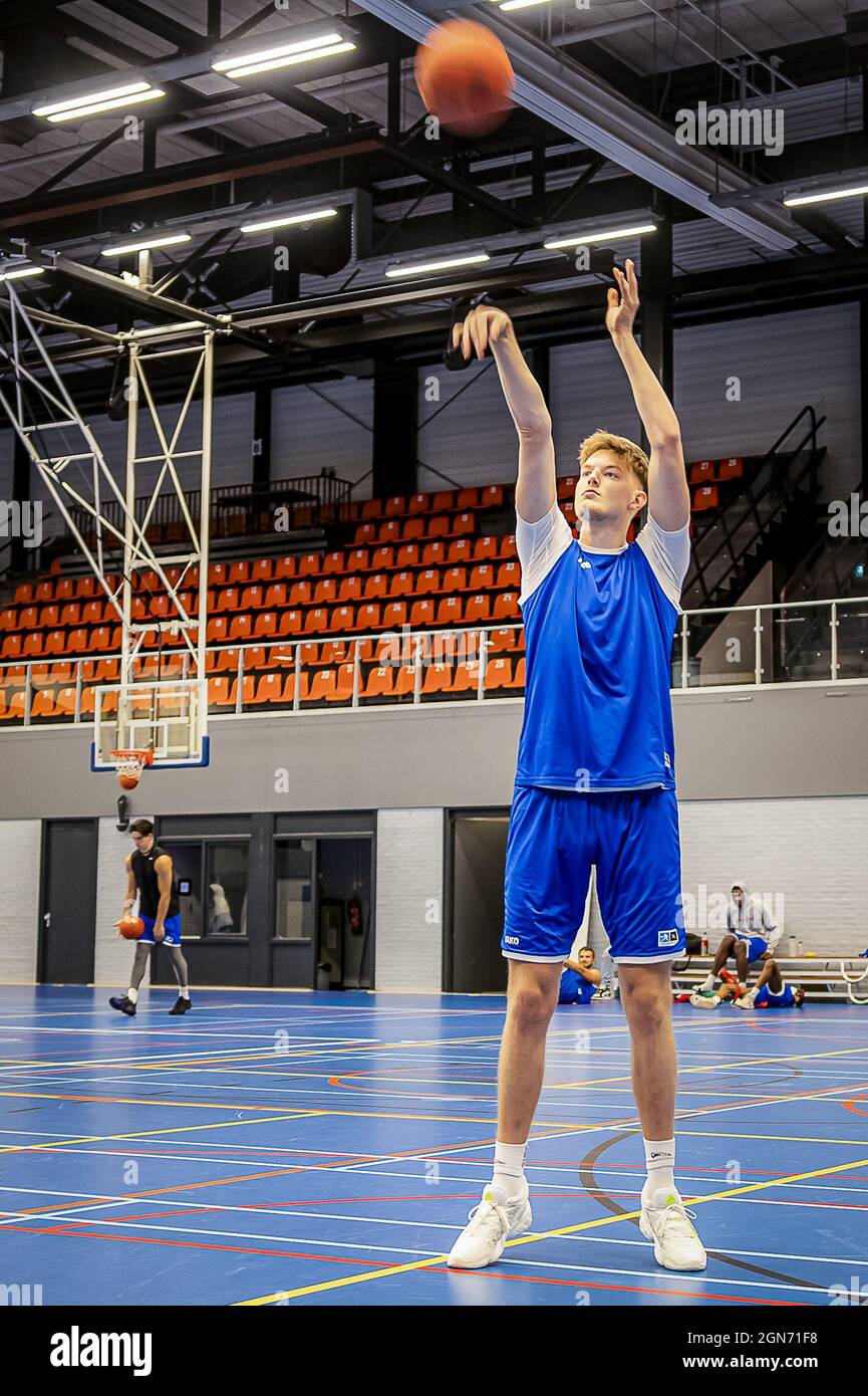 LEEUWARDEN - 21-09-2021, Aris Leeuwarden. Casper van Pluuren, jugador de  baloncesto. (Foto de Pro Shots/Sipa USA) *** Derechos del mundo excepto  Austria y los Países Bajos *** Fotografía de stock - Alamy