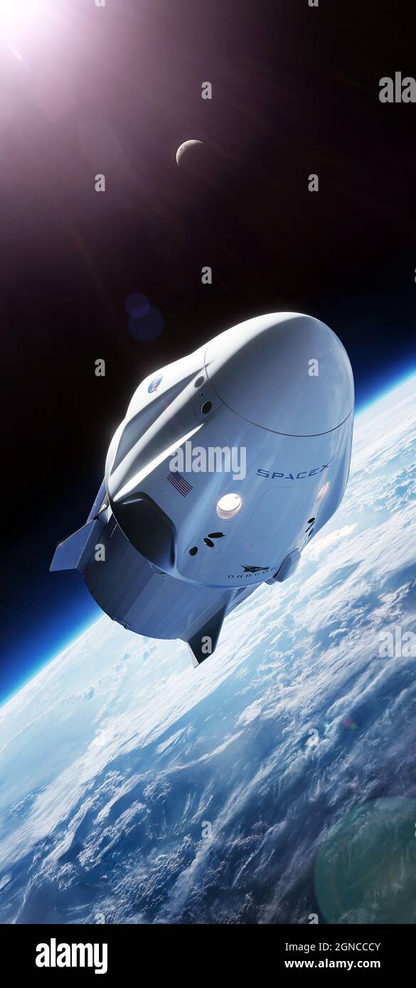 En esta ilustración, se muestra una nave espacial SpaceX Crew Dragon en órbita terrestre baja. La NASA se asoció con Boeing y SpaceX para construir una nueva generación de naves espaciales de calificación humana capaces de llevar a los astronautas a la Estación Espacial Internacional y ampliar las oportunidades de investigación en órbita. Una versión optimizada y mejorada digitalmente de una imagen de NASA / crédito de la NASA. Foto de stock