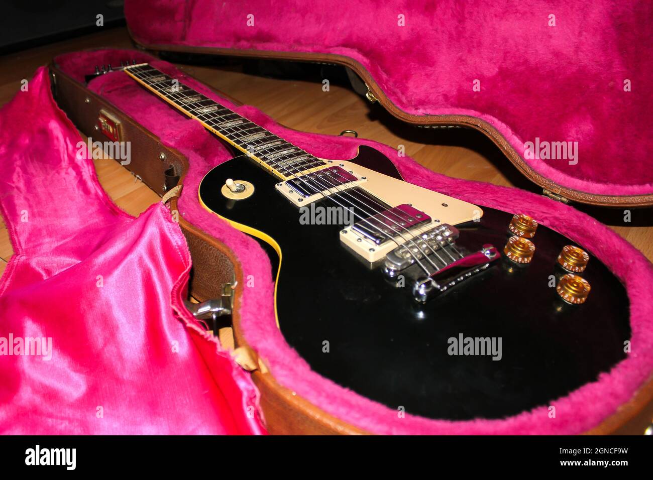 GUITARRA ELECTRICA DE CAJA IBANEZ AF75 | La Casa Del Musico