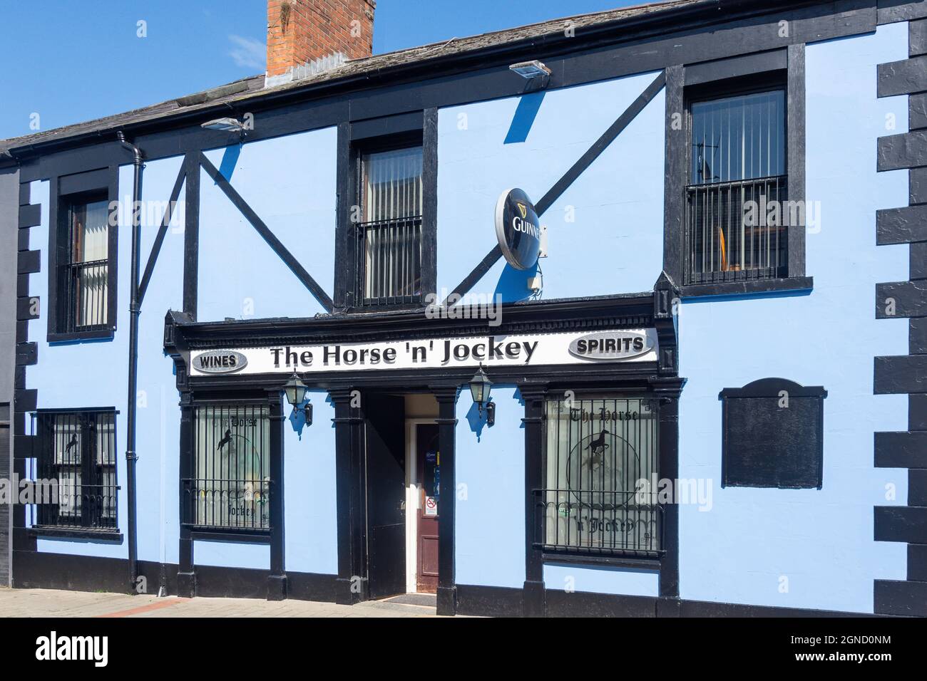 Tradicional Horse 'n' Jockey Pub, Bryan Street, Ballymena, County Antrim, Irlanda del Norte, Reino Unido Foto de stock