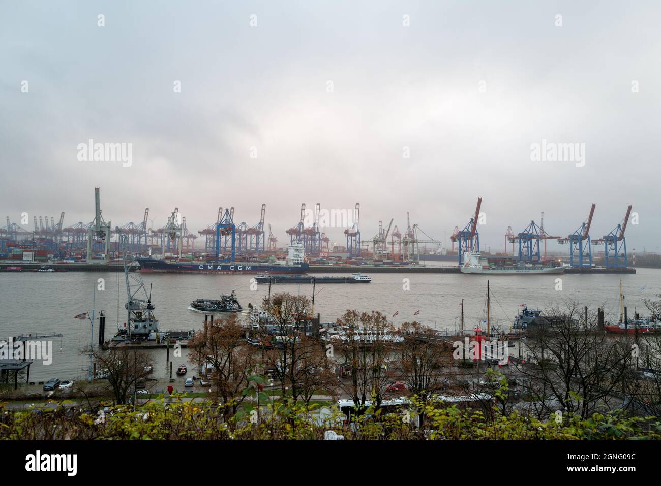 Puerto de contenedores de Hamburgo Foto de stock
