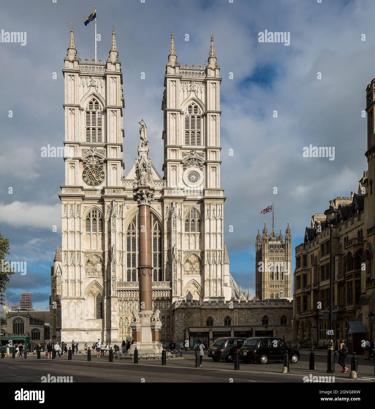 London, Westminster Abbey 13-16 JH und 18-19 JH Westtürme - deren Obergeschosse 1745 nach Plan von Nicholas Hawksmoor vollendet Höhe 69 m hinten Vic Foto de stock