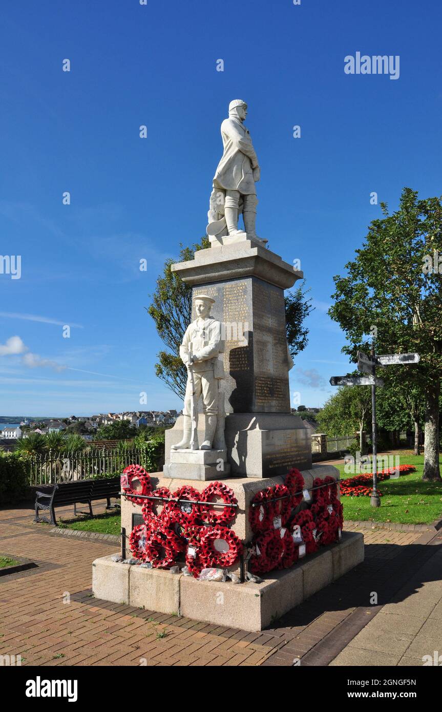 Monumento conmemorativo de la guerra, Hamilton Terrace, Milford Haven, Pembrokeshire, Gales, REINO UNIDO Foto de stock