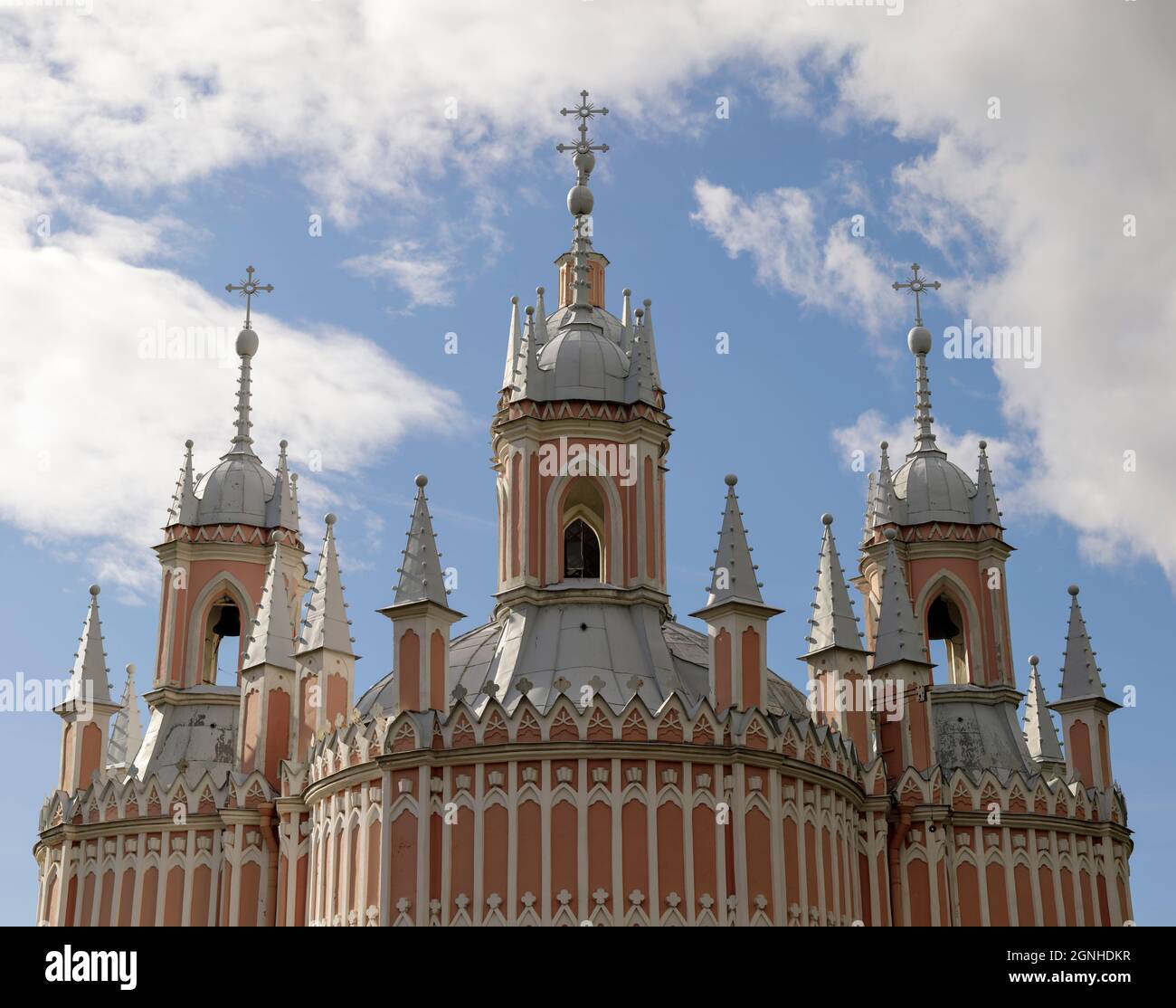 Hermosa Iglesia de la Natividad de San Juan Bautista 'Chesmenskaya'. Rusia, San Petersburgo, 7 de septiembre de 2021 Foto de stock