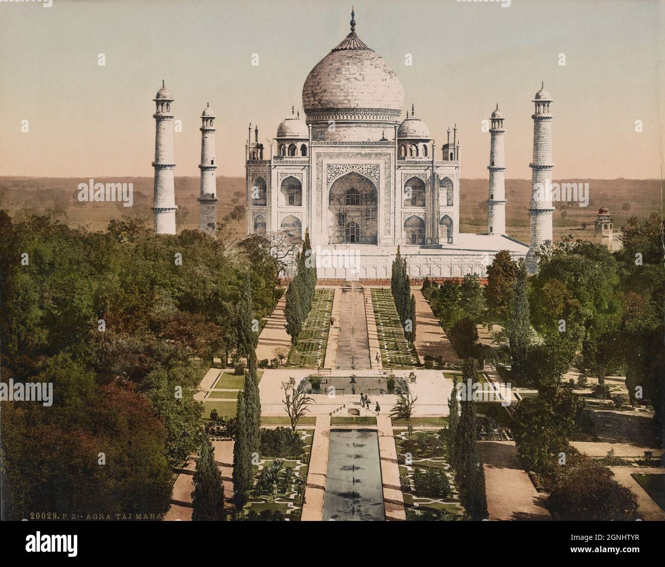 El Taj Mahal en Agra, India ca. 1890-1910, una de las Siete Maravillas del Mundo Foto de stock