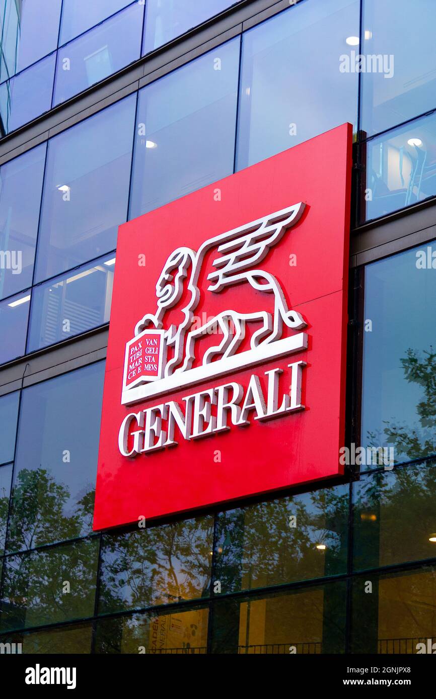 Logotipo en el edificio de Generali France, compañía francesa de