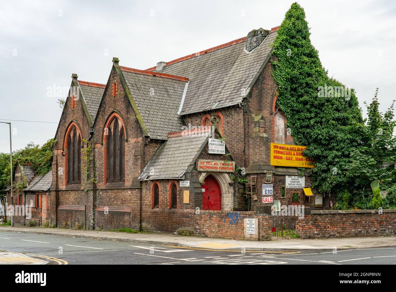 Antigua iglesia o capilla galesa en la esquina de Upper Parliament St y Lorton St, Toxteth, Liverpool 8. Imagen tomada en septiembre de 2021. Foto de stock