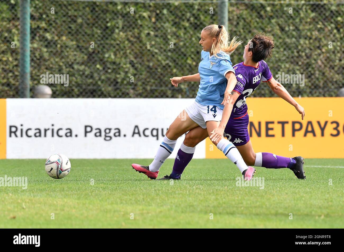 Veronica Boquete (AC Milan) and Sara Baldi (ACF Fiorentina Femminile)  during AC Milan vs ACF Fiorentina fem - Photo .LiveMedia/Francesco  Scaccianoce Stock Photo - Alamy