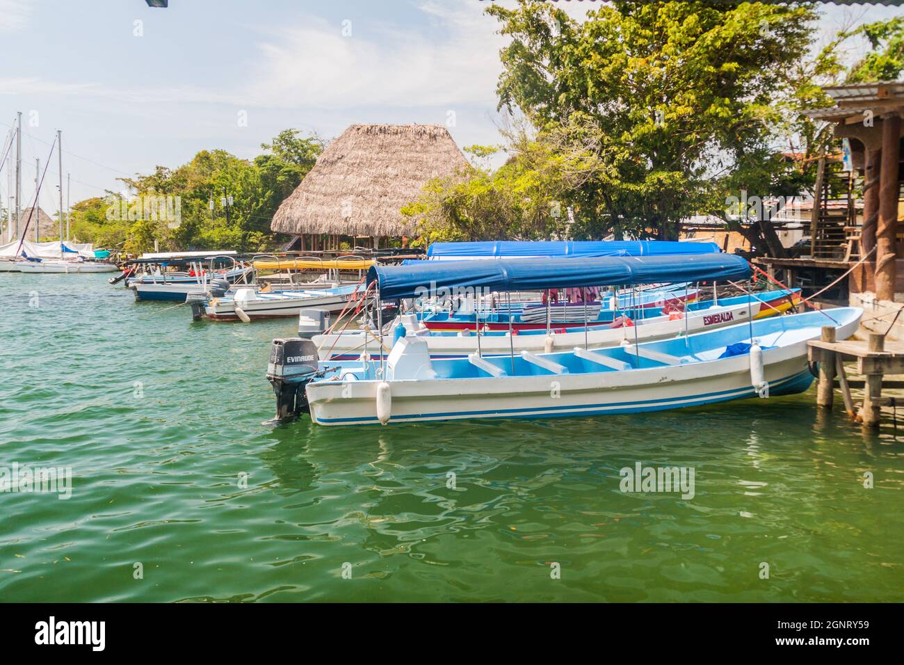 Rio Dulce Guatemala Boats In Fotos e Imágenes de stock Alamy