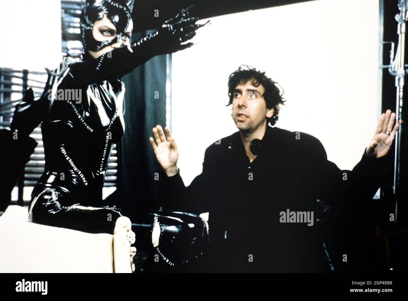 BATMAN REGRESA, de izquierda a derecha, Michelle Pfeiffer, director Tim  Burton, On-Set, 1992. ©Warner Bros./cortesía Everett Collection Fotografía  de stock - Alamy