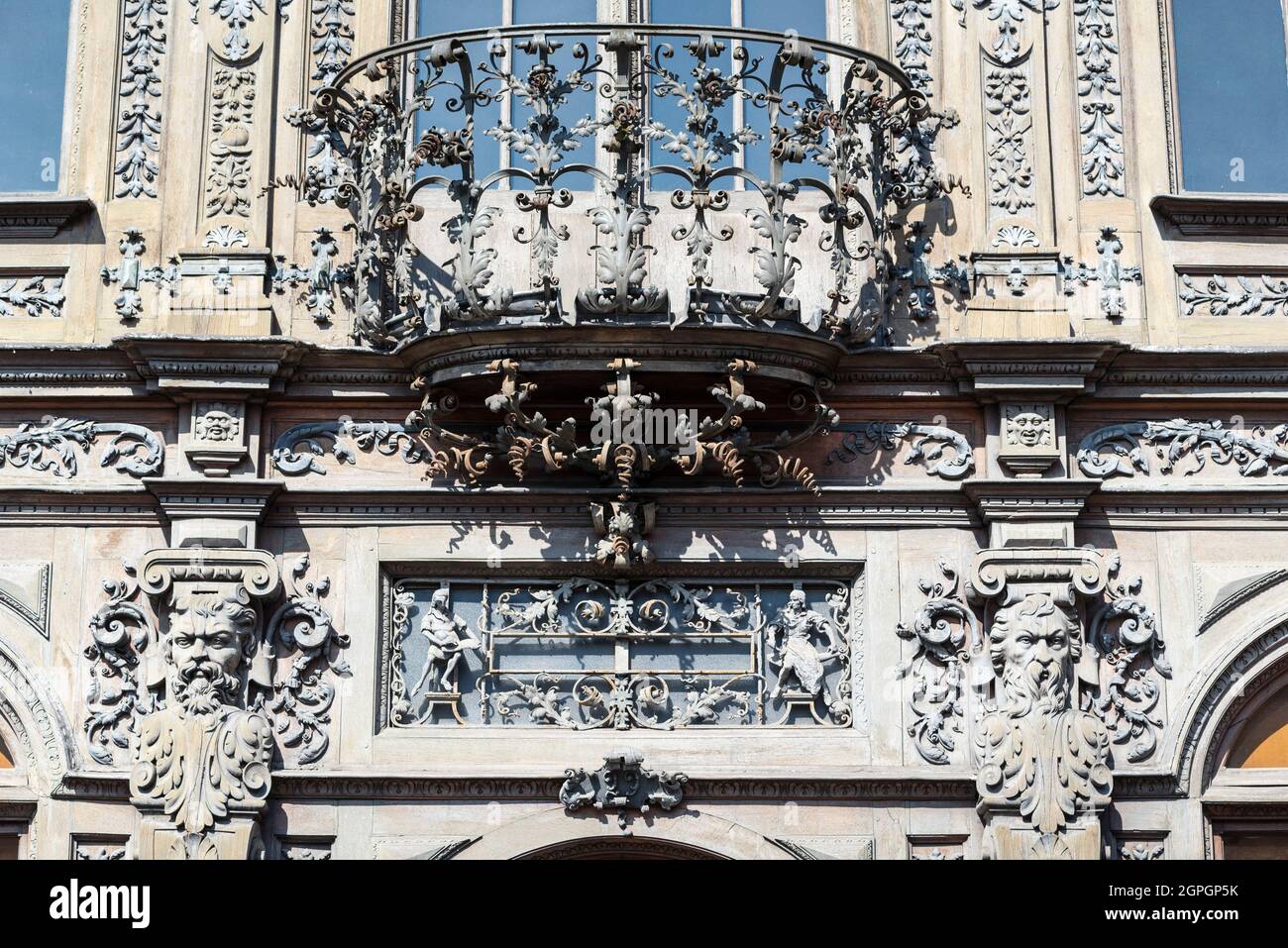 Francia, Sena Marítimo, Rouen, Maison Marrou, balcón de hierro forjado y repousse de Ferdinand Marrou, catalogado como monumento histórico Foto de stock