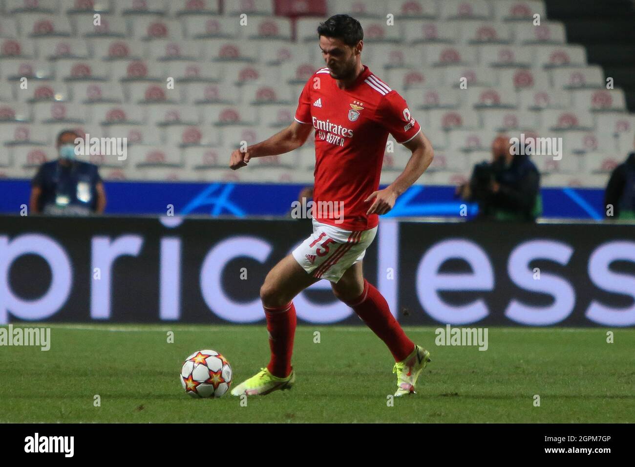 Roman Yaremchuk de Benfica durante el partido de fútbol de la UEFA Champions League, Group Stage, Group E entre SL Benfica y FC Barcelona el 29 de septiembre de 2021 en Stade de Luz, Lisboa, Portugal. Foto de Laurent Lairys/ABACAPRESS.COM Foto de stock