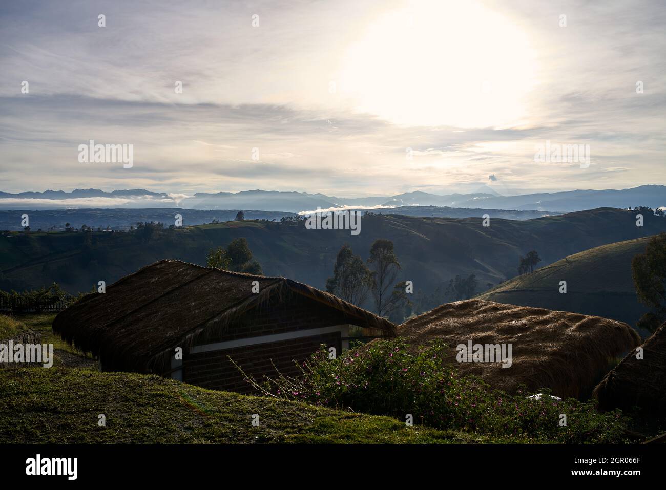 Vista escénica del paisaje ecuatoriano contra el cielo Foto de stock